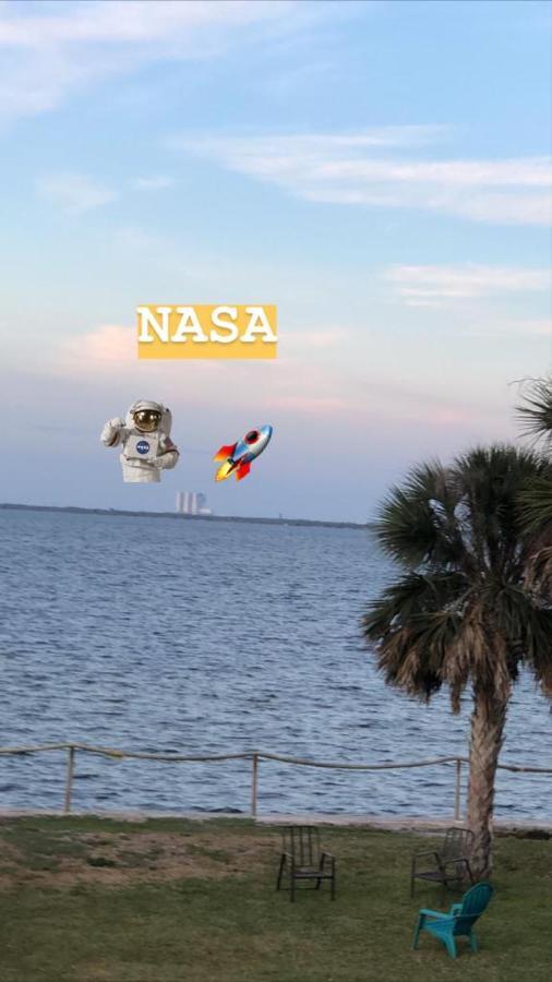 Nasa Waterfront Dolphin Suite Titusville Exterior photo